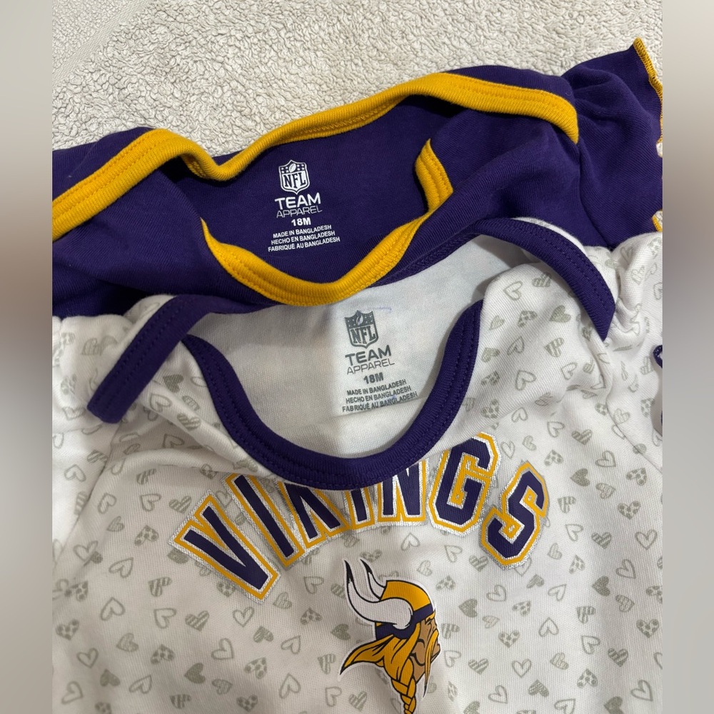 Set of 2 MN Vikings onesies, size 18 months - Picture 2 of 6